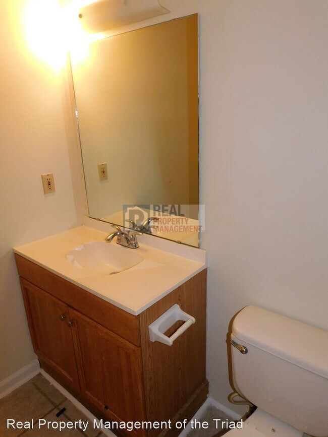 Building Photo - 2 br, 1 bath House - 515 Mystic Drive Unit A