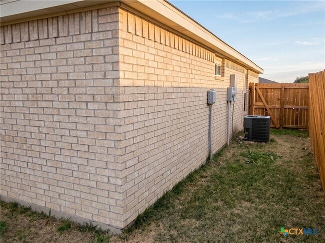 Building Photo - 4109 Matt Ct