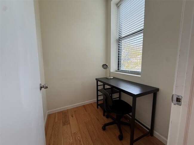 Building Photo - 25 Court St