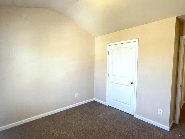 Building Photo - 807 Citrona Dr