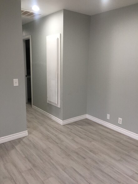 Building Photo - 16588 Vine St