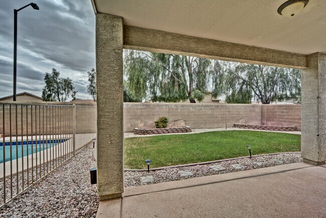 Building Photo - 17243 W Tara Ln