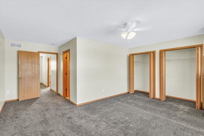 Building Photo - 2733 Rainbow Ave