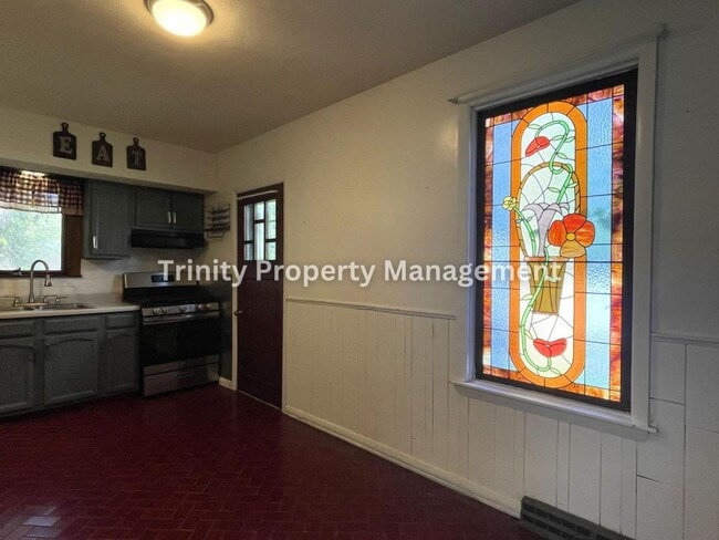 Building Photo - 228 Wildwood St