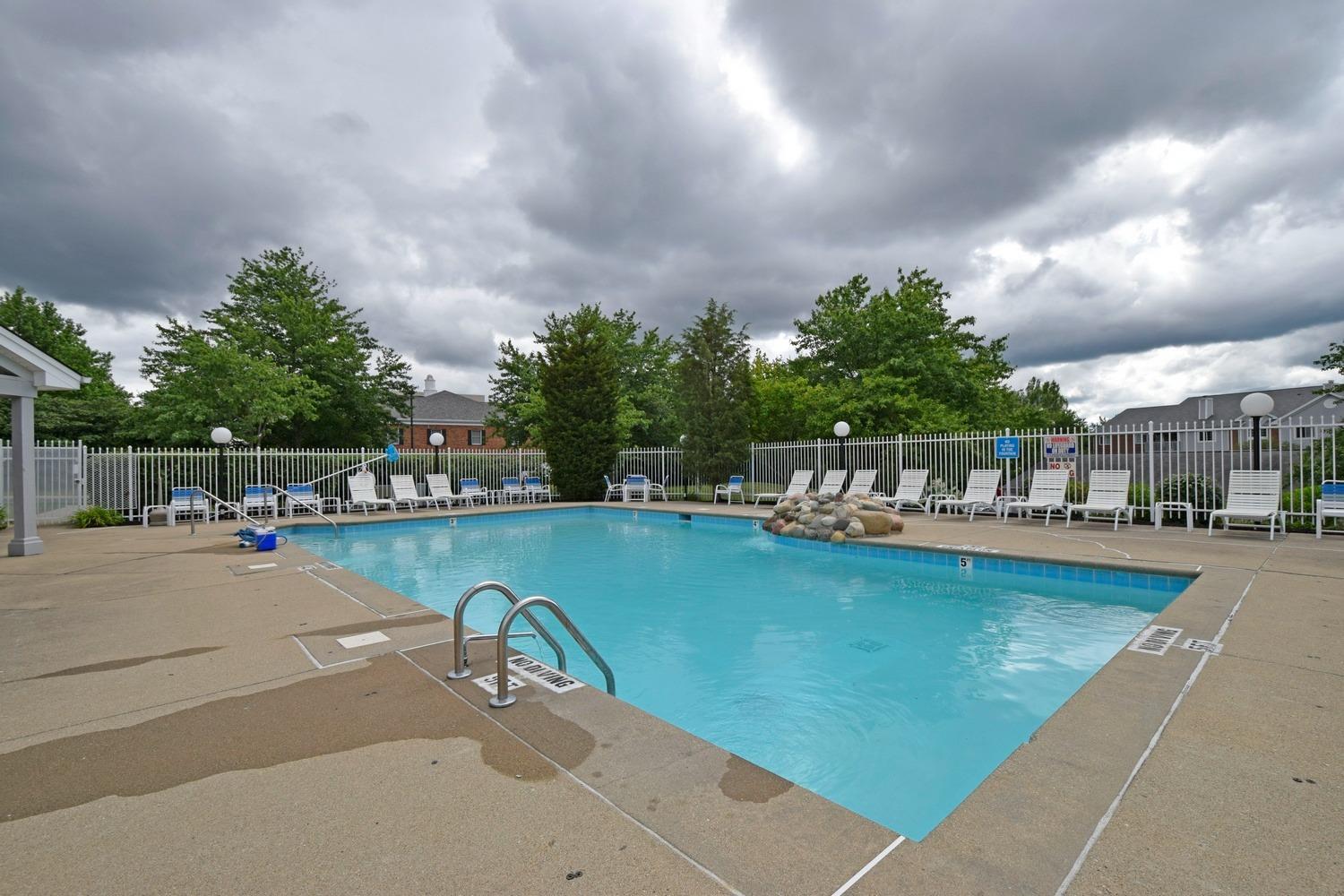 Swimming Pool - 7392 Ridgepoint Dr