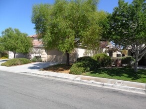Building Photo - Summerlin, Single Story Beautiful 3-bedroo...