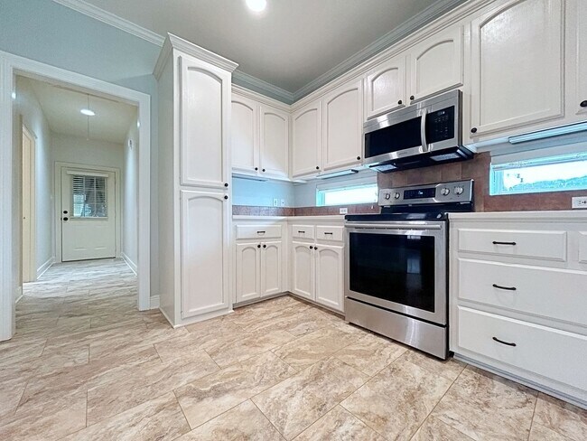 Building Photo - 3919 Meadow Ridge Dr