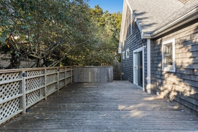 Building Photo - 38 Homesite Ave