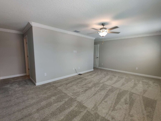 Building Photo - 23244 Willow Glen Way