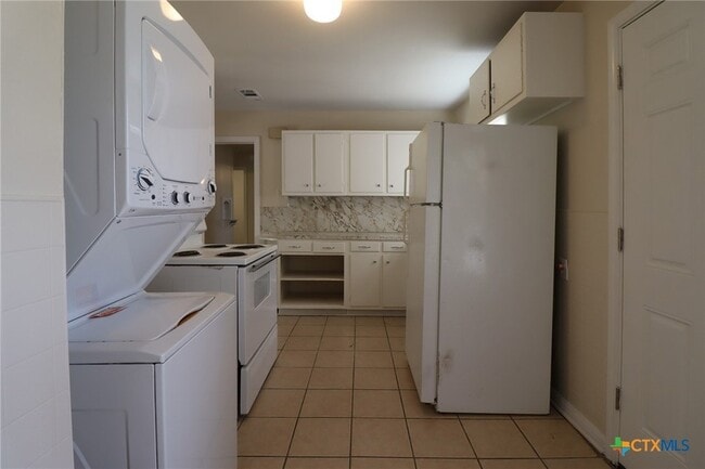 Building Photo - 1512 White Ave