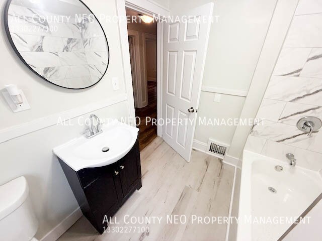 Building Photo - 575 Fernwood Dr