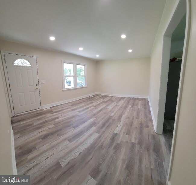 Primary Photo - 601 Perry Dr