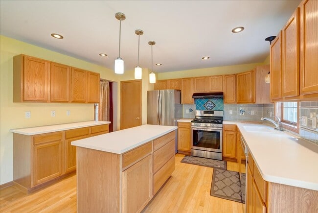 Building Photo - 7033 Rockstream Dr