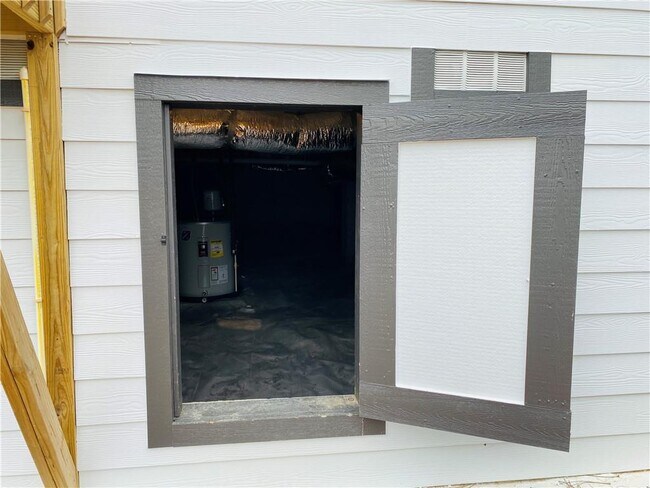 Building Photo - 6960 Diana Cir