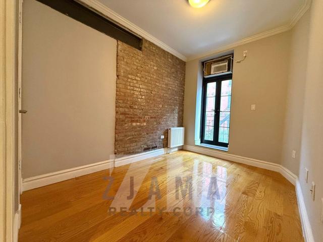 Building Photo - 3 bedroom in BROOKLYN NY 11201