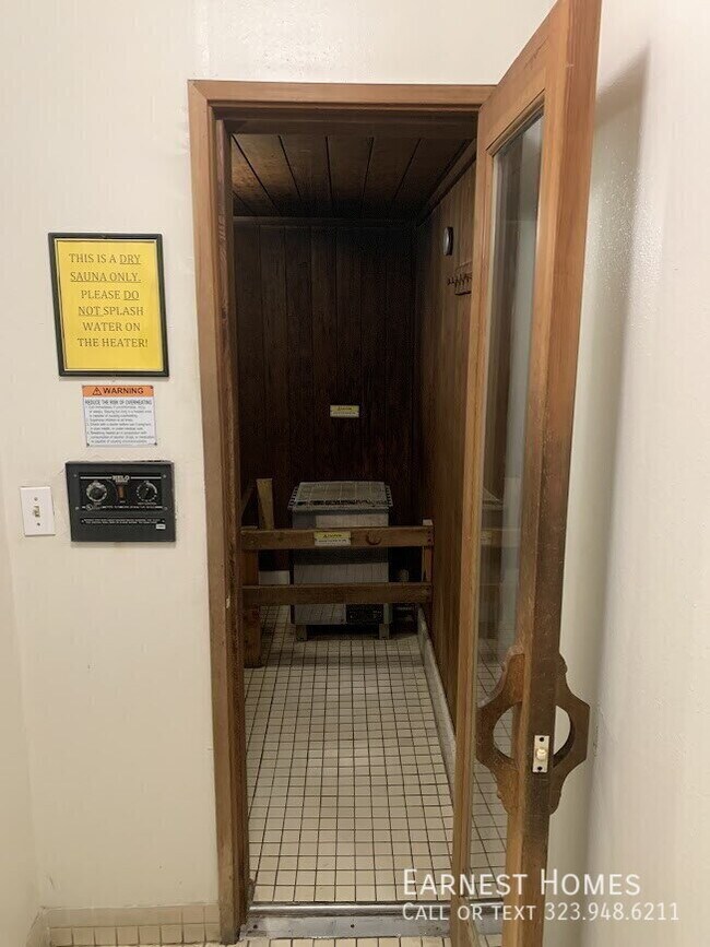 Building Photo - 5460 White Oak Ave