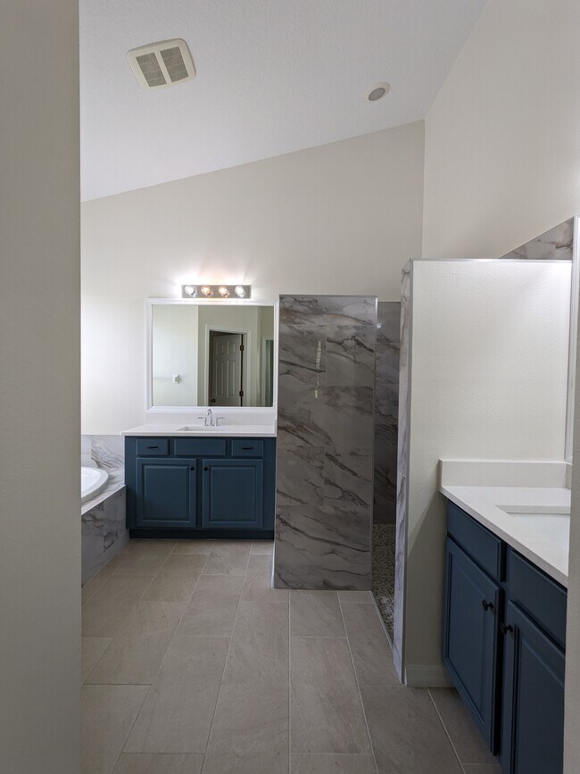 Master Bath - 12664 Cara Cara Loop