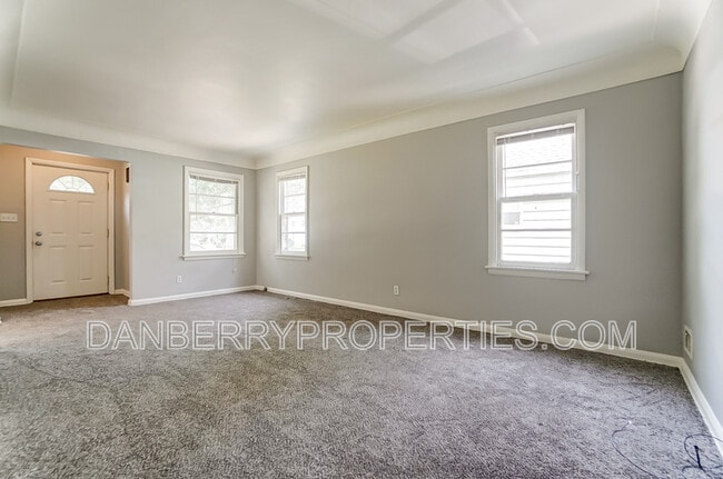 Building Photo - 818 Brookley Blvd