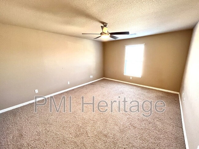 Building Photo - 3200 SW Windrift Ave