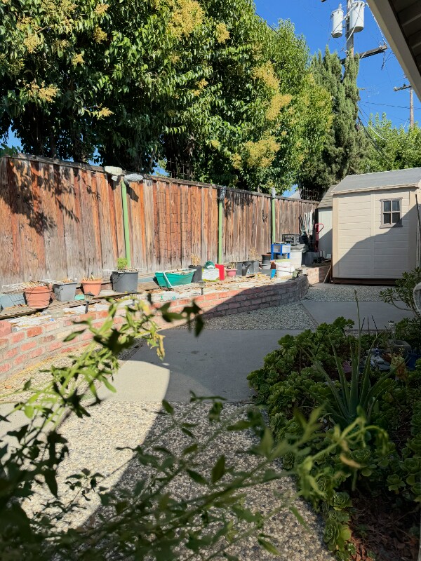 Building Photo - 914 McCreery Ave
