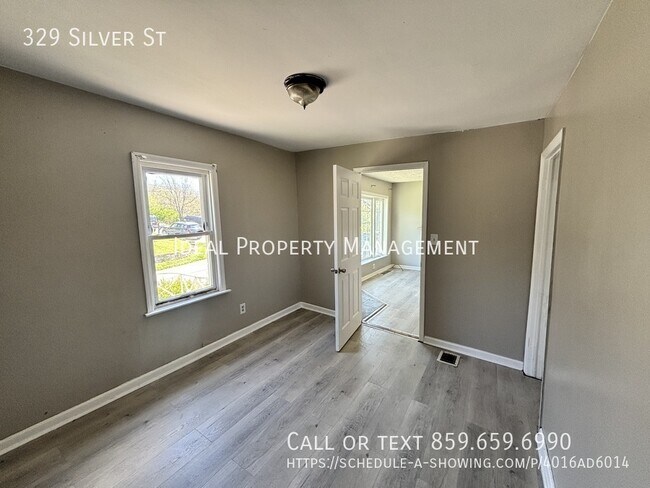 Building Photo - 329 Silver St
