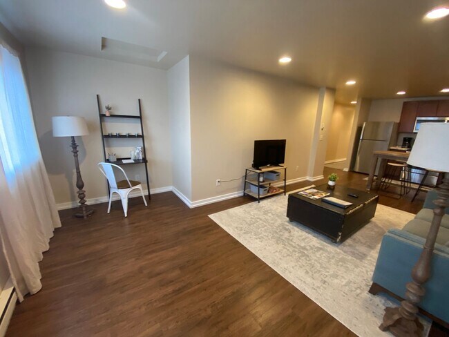 Building Photo - 206 Graves Trail