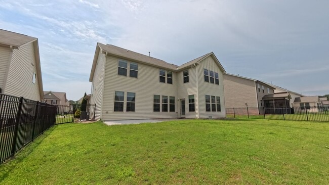 Building Photo - Beautiful Home in Mebane