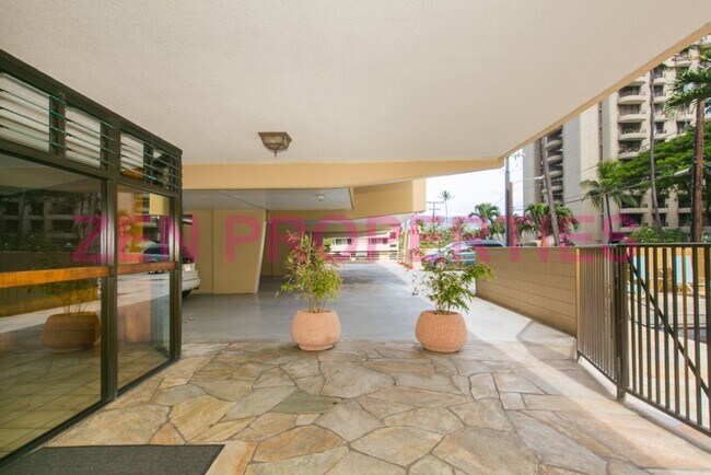 Building Photo - 250 ?Ohua Ave