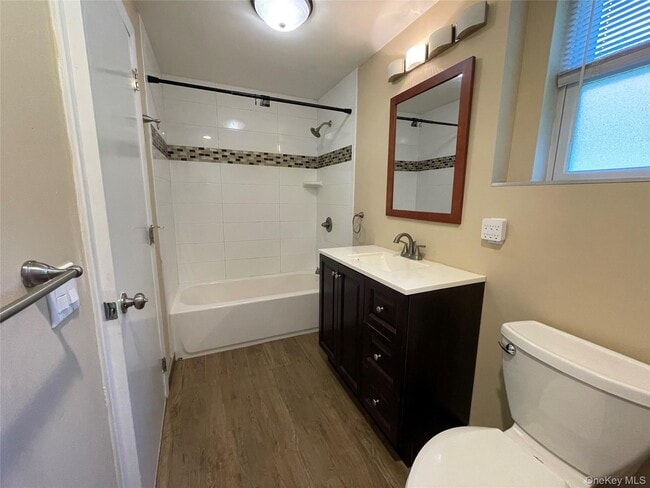 Building Photo - 328 E Broadway