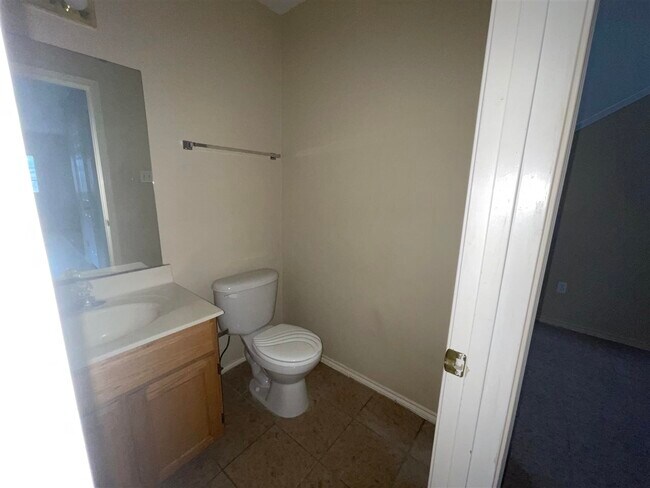 Building Photo - 519 Gandara Dr