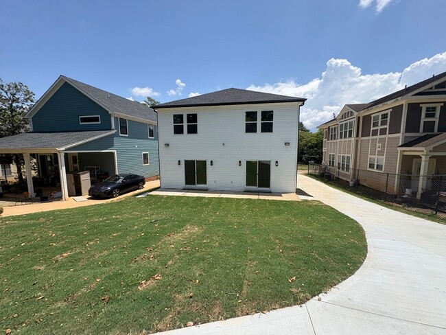 Building Photo - 12 Chicora Ave
