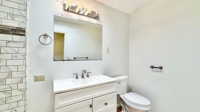 Building Photo - SPACIOUS 4 BEDROOM HOME IN DESIRABLE AIEA ...