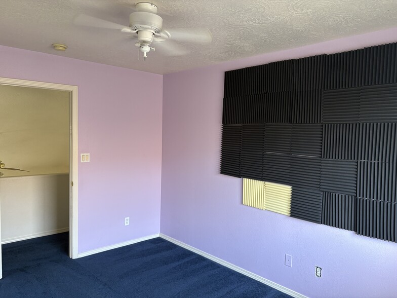 Building Photo - 37 Cruces Loop