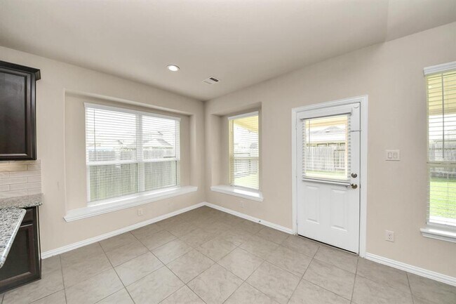 Building Photo - 21254 Lucknow Ln