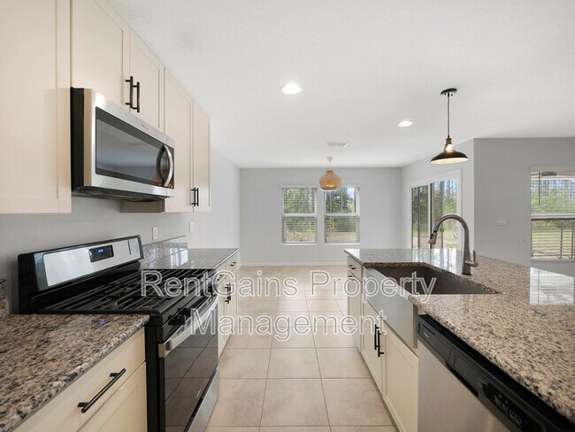 Building Photo - 597 Meadow Ridge Dr