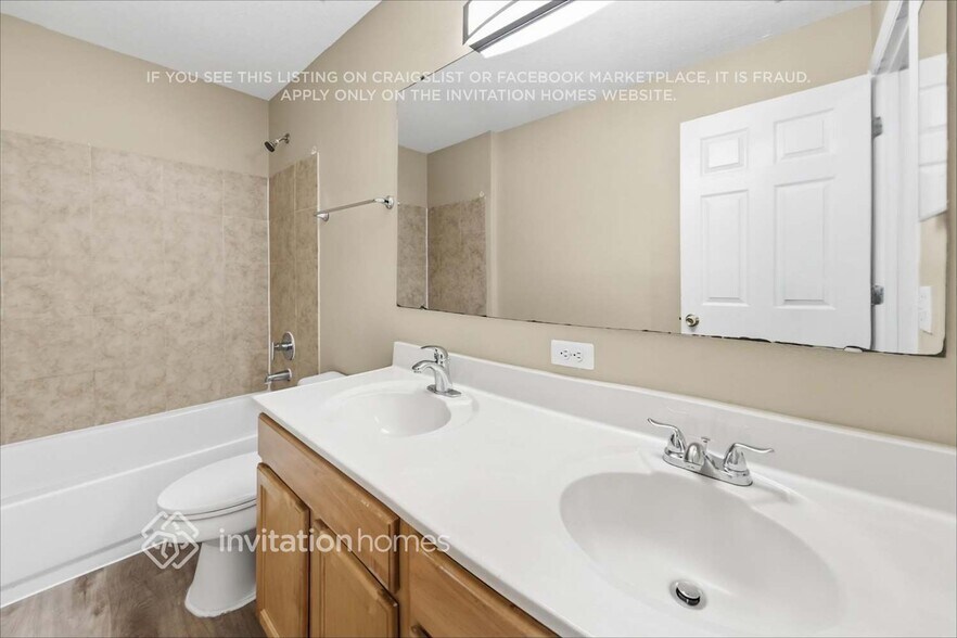 Building Photo - 13501 Mango Bay Dr