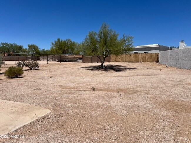 Building Photo - 4847 E Calle de Las Estrellas Rd
