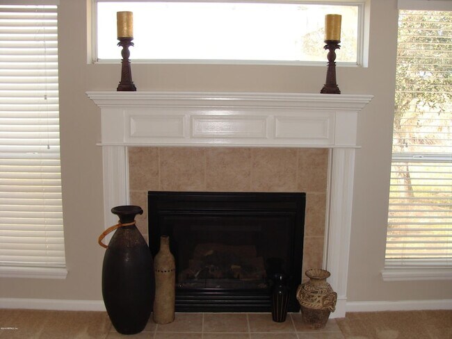 Building Photo - 258 Porta Rosa Circle