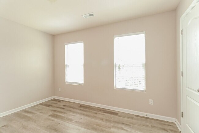 Building Photo - 1132 Aprilia Ln