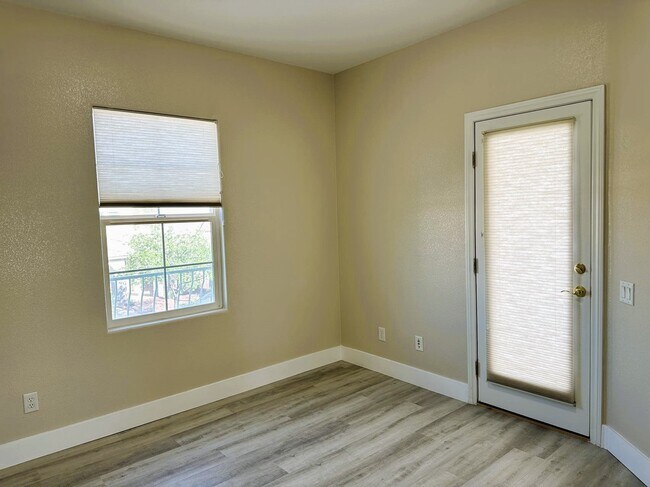 Building Photo - 2103 Desert Prairie St