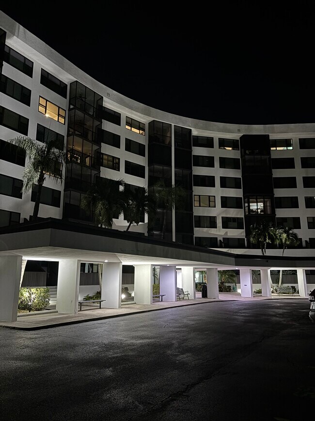 Building Photo - 5855 Midnight Pass Rd