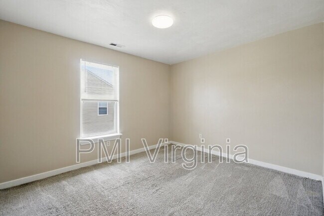 Building Photo - 1310 Hoover Ave