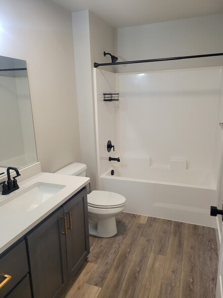 Building Photo - 2913 Sunburst Dr