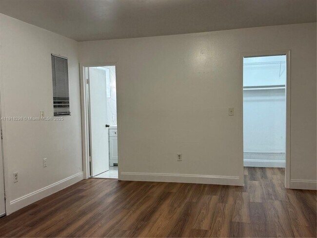 Building Photo - 6420 SW 18th Terrace