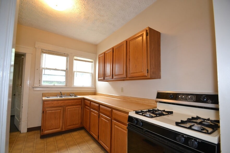 Building Photo - 537 Carroll St