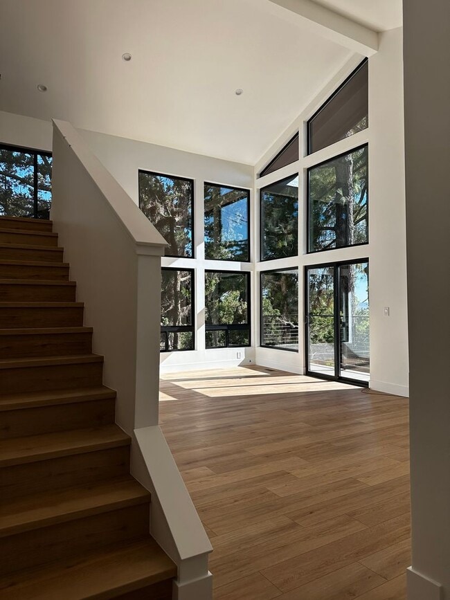 Building Photo - Beautifully Remodeled 4 Bedroom Home