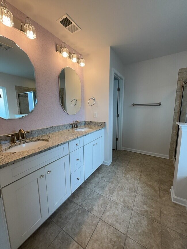 Building Photo - 292 Calm Water Way