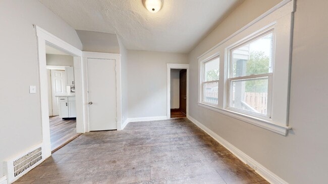 Building Photo - Old Brooklyn - 4 Bedroom Single Family Home