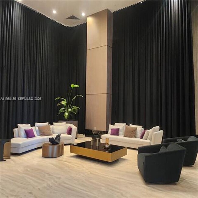 Building Photo - 950 Brickell Bay Dr