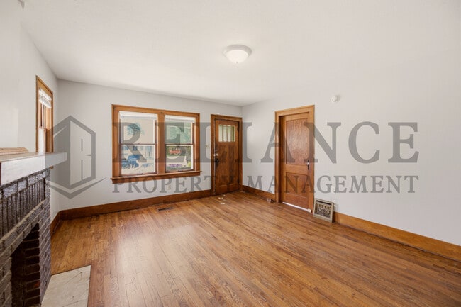 Building Photo - 432 S Osage St